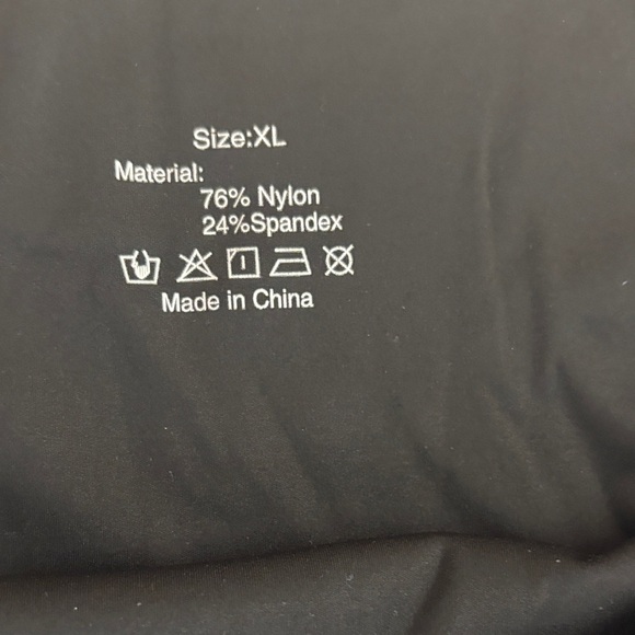 Source Unknown Black Athletic Leggings - Picture 2 of 5